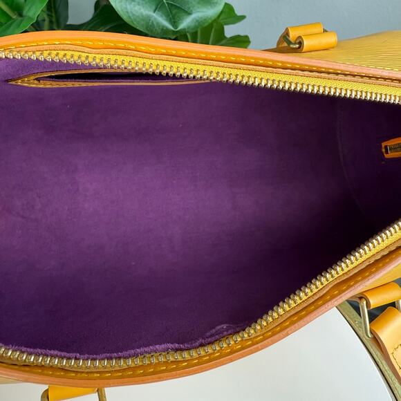 💎✨ Authentic LOUIS VUITTON Epi Tassil Soufflot Bag - Picture 7 of 8